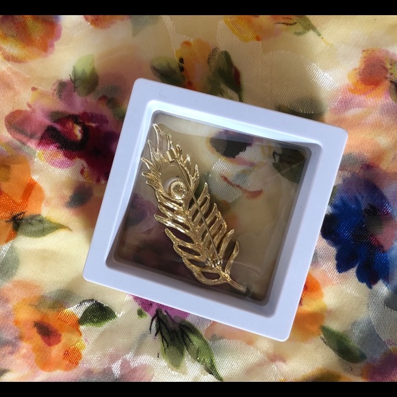 🌸🌸 New Brooch in box - Picture 6 of 8